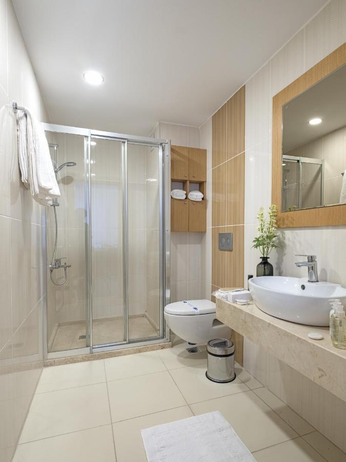 Merlin Hotel Istambul Exterior foto